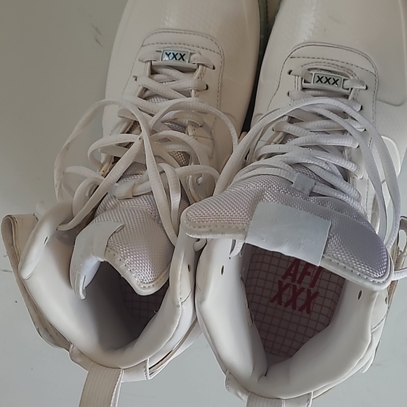 Air Force 1 - Picture 6 of 8